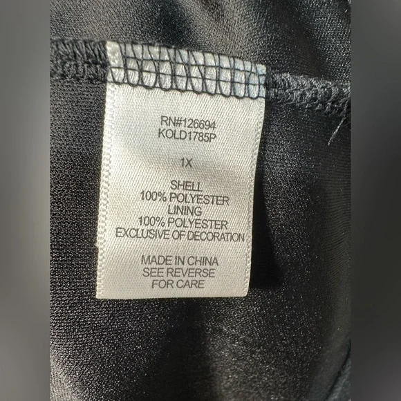 NWT Juniors' Live To Be Spoiled Tassel Tie Shoulder Skater Dress Size 1X - Picture 5 of 6